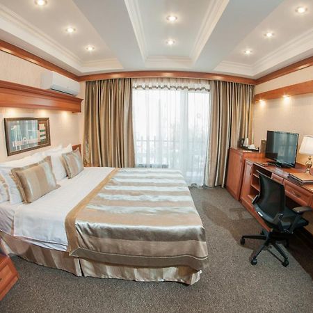Hotel Uyut Almaty Bagian luar foto