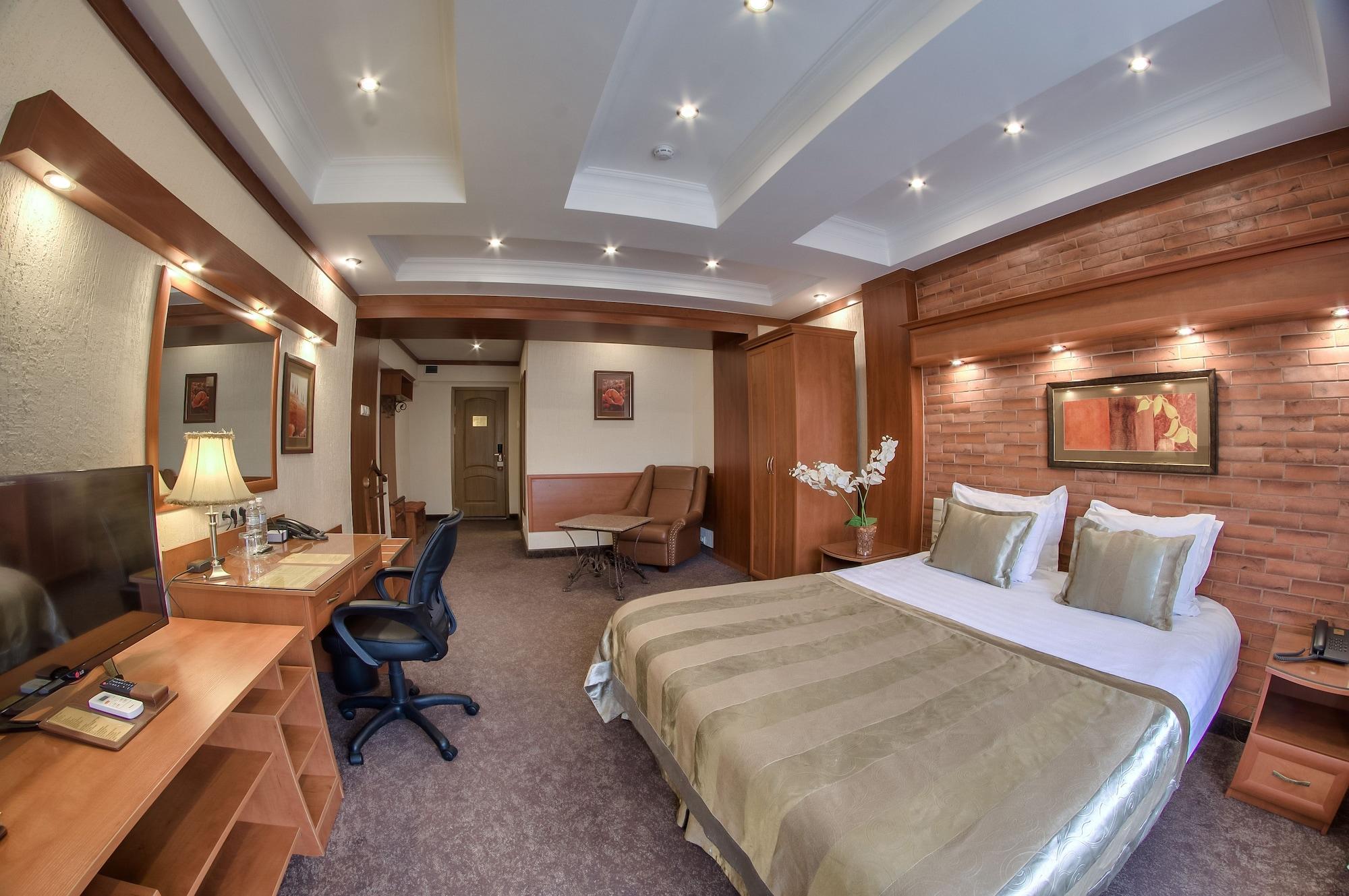 Hotel Uyut Almaty Bagian luar foto