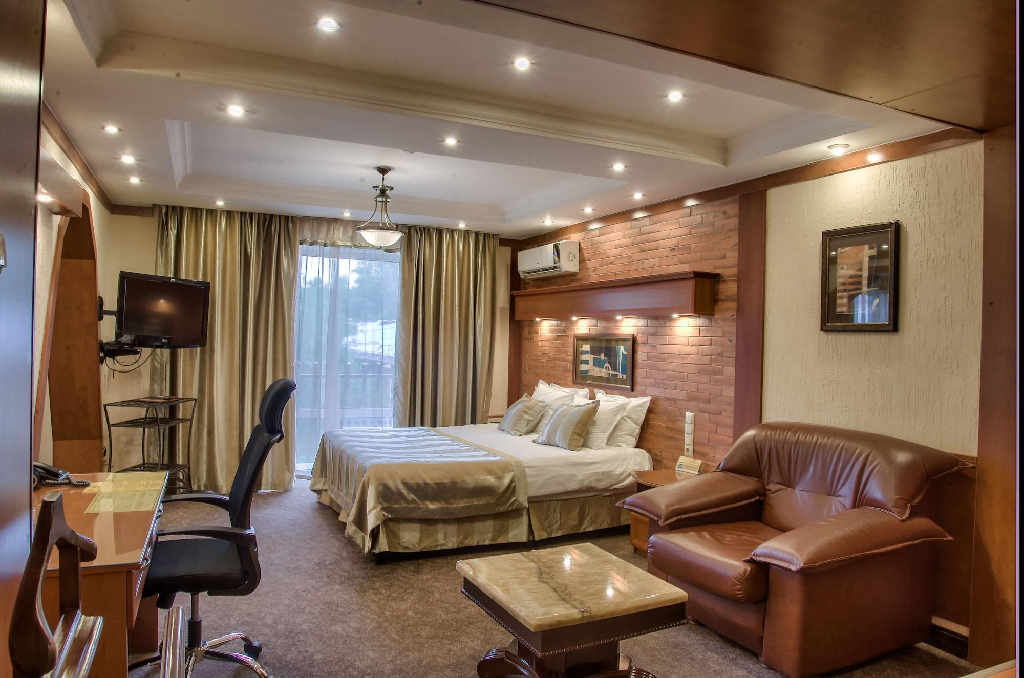 Hotel Uyut Almaty Bagian luar foto