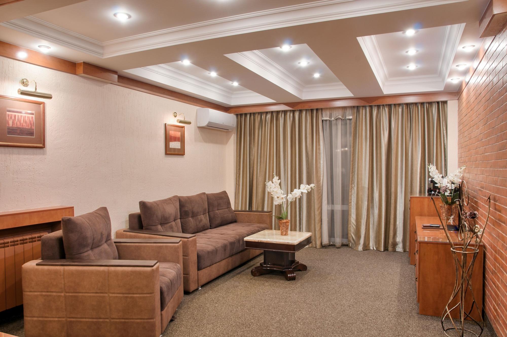 Hotel Uyut Almaty Bagian luar foto